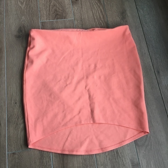 5/$15 Devlin pencil low high stretch skirt coral - Picture 1 of 3